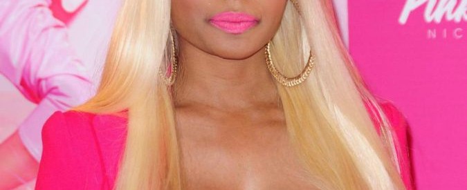 Nicki Minaj, troppe foto osé con la statua di cera: museo di Madame Tussands piazza body guard per vietare gli scatti