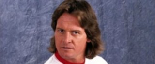 Copertina di Roddy Piper morto, addio a un’altra leggenda del wrestling. Ecco gli altri lottatori scomparsi prematuramente (Foto)