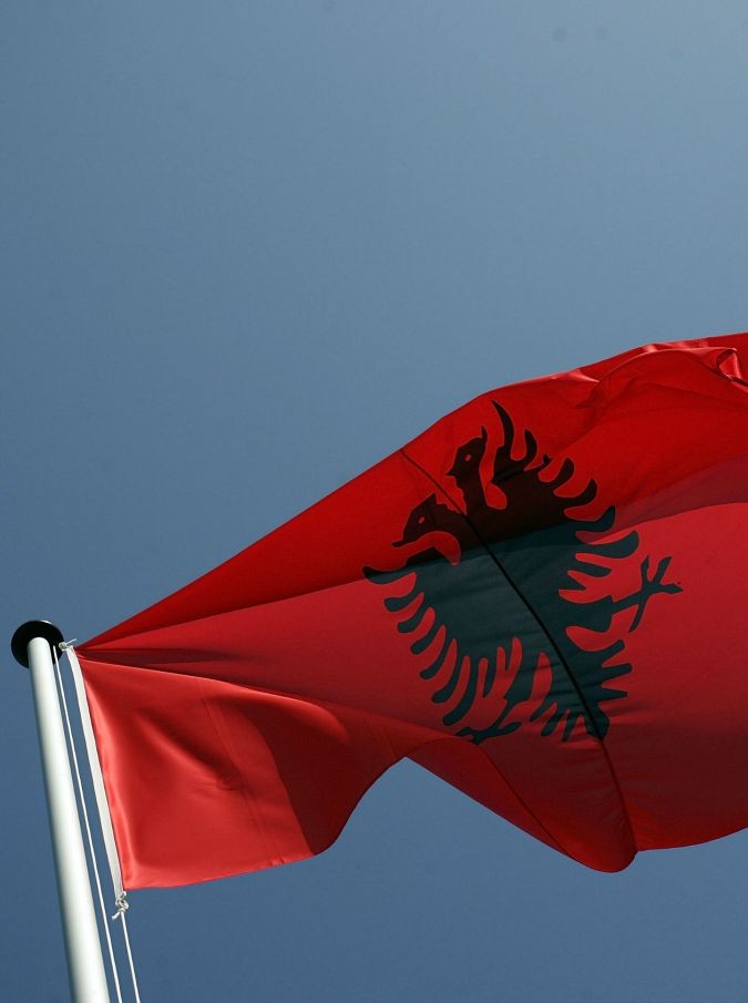 “L’Aquila e la Piovra”, il racconto di un poliziotto italiano in Albania fra trafficanti e politici corrotti