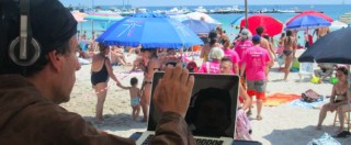 Copertina di Sicilia, frati cappuccini fanno animazione in spiaggia: “Portiamo Dio tra i bagnanti”