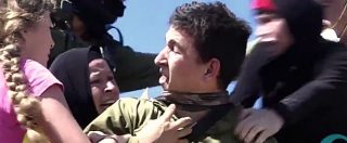 Copertina di Soldato israeliano picchiato da donne palestinesi, che evitano l’arresto di un bambino