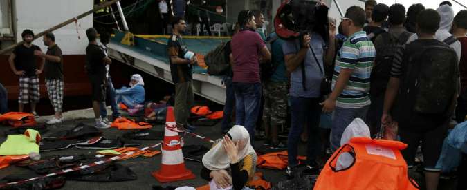 Copertina di Migranti, a Kos nave diventa centro accoglienza: ospiterà 2500 persone (FOTO)