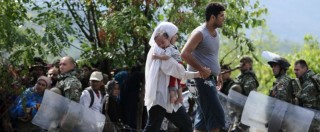 Copertina di Migranti, la Macedonia apre la frontiera con la Grecia: entrano in migliaia