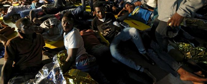 Migranti, il racconto dei sopravvissuti: “Picchiati e segnati col coltello in testa”
