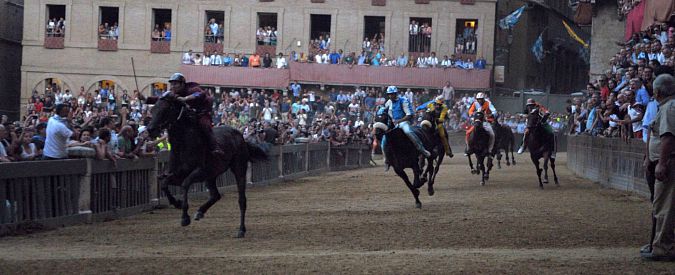 Copertina di Palio di Siena 2015, la Tartuca vince la seconda prova. Confermate accoppiate cavallo-fantino