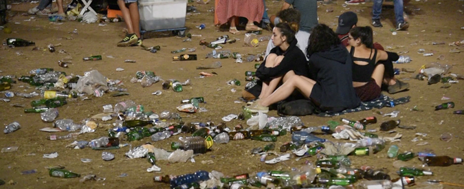 Copertina di Notte della Taranta, dopo il concertone Melpignano è un campo di battaglia