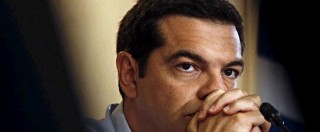 Copertina di Grecia, Tsipras stretto tra sondaggi pessimisti e l’incognita Varoufakis: “Ha tradito, ma potrei rifare il ministro”