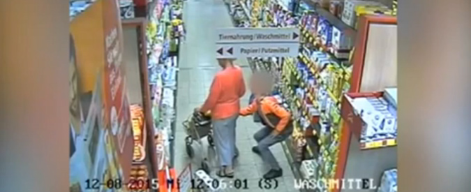 Copertina di Come ti scippo la vecchietta: la tecnica di un ragazzino borseggiatore in un market tedesco