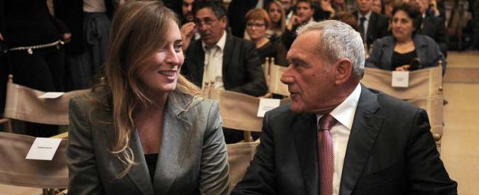 Copertina di Riforme, respinto emendamento soppressivo: esame articolo 2 procede spedito. Lega: “Costituzione demolita da falsari e Verdini”