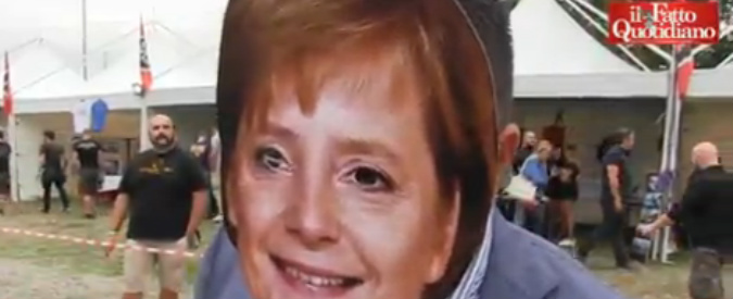 Copertina di Casapound, Buonanno offende la Merkel: “Voglio i Si-Ariani. Qui mi sento a casa”