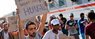 Migranti, tensione Ungheria-Croazia: Budapest costruisce muro al confine, Zagabria invia bus carichi di profughi