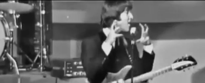 John Lennon, il video in cui sfotterebbe i disabili durante un concerto del 1960