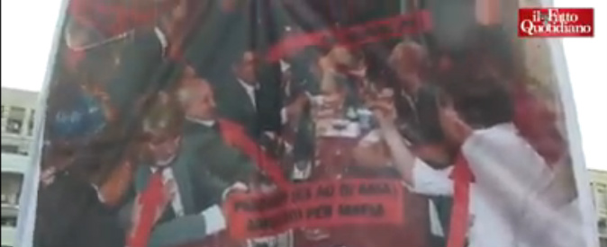 Copertina di AntiMafia Capitale, contestazioni al Pd da movimenti casa: “Ipocriti, vergognatevi”