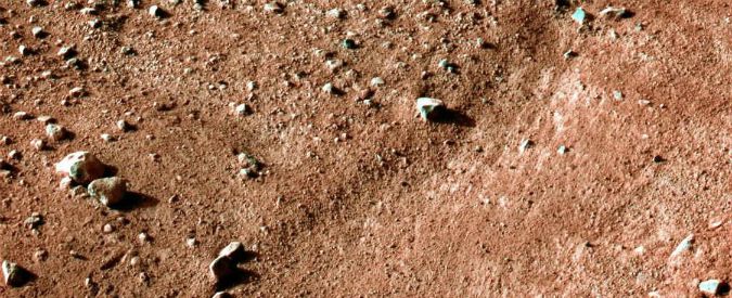 Copertina di Marte, l’annuncio della Nasa: “Sul pianeta rosso scorrono ruscelli d’acqua salata durante le stagioni calde” (FOTO)