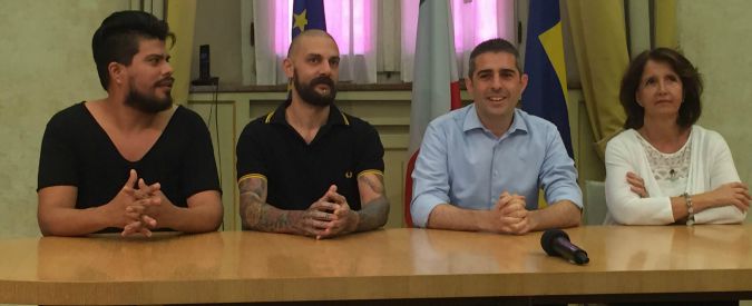 Parma, la questura riconosce lo status di famiglia a una coppia gay ... Questura bologna permesso di soggiorno