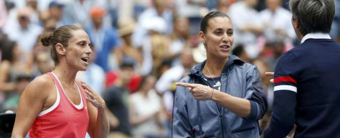 Copertina di Flavia Pennetta batte Roberta Vinci nella storica finale dell’Us Open. Poi l’annuncio in diretta: “Mi ritiro” (FOTO e VIDEO)
