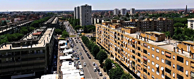 Copertina di Sky, stasera la docu-serie ‘Cronache di frontiera’: la periferia italiana senza mediazioni