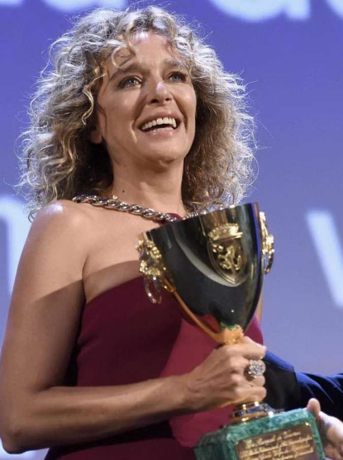 Festival Venezia 2015, i vincitori: Leone d’Oro all’esordiente Lorenzo Vigas con “Desde Allà”. Coppa Volpi a Valeria Golino