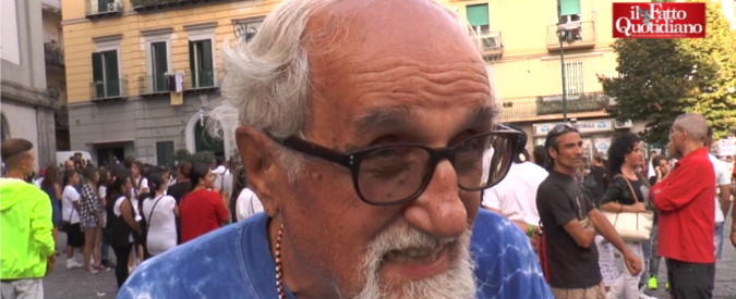 Copertina di Camorra, Padre Alex Zanotelli in corteo: “Alfano ci prende in giro, qui lo Stato è assente”