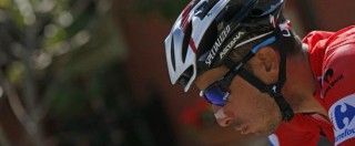 Copertina di Vuelta 2015, impresa di Fabio Aru nella crono. Maglia rossa a Domoulin