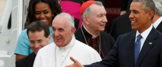 Papa Francesco in Usa, accolto da famiglia Obama: stretta di mano con Barack