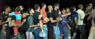 Migranti, Ue: “3 miliardi alla Turchia per controllare confini e fermare siriani”. Ma i leader frenano