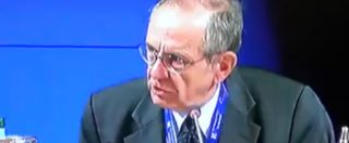 Copertina di Crescita, Padoan: “Datemi un po’ di tempo”. Poi promette: “Giù le tasse alle imprese”