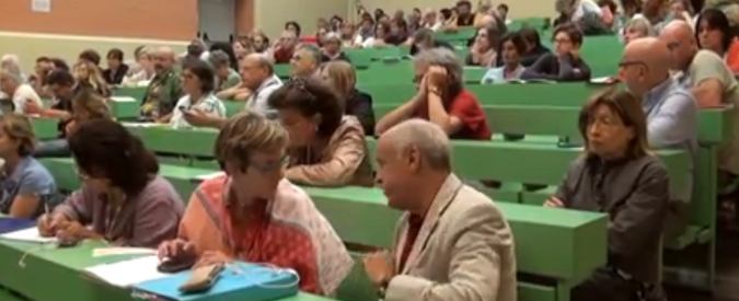 Copertina di Riforma della scuola, insegnanti: “Meglio precari che ricattati. Ora referendum”