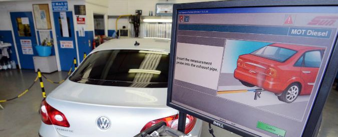 Volkswagen, “verso 11 milioni di richiami”. Ue ammette: “Pressioni degli Stati. E a noi mancano risorse”