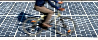 Copertina di Wattway, la strada fotovoltaica francese: nuovi pannelli solari “indistruttibili”