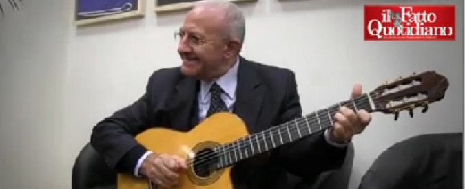 Copertina di Expo, De Luca: “Mio figlio candidato a Salerno? Non rispondo. Cronisti pagati da Regione? Siete ignoranti”