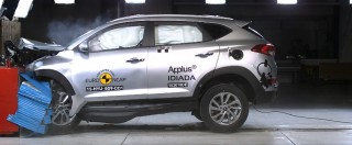 Copertina di Crash test EuroNCAP, 5 stelle per Hyundai Tucson, 4 per Mazda MX-5 e Opel Karl
