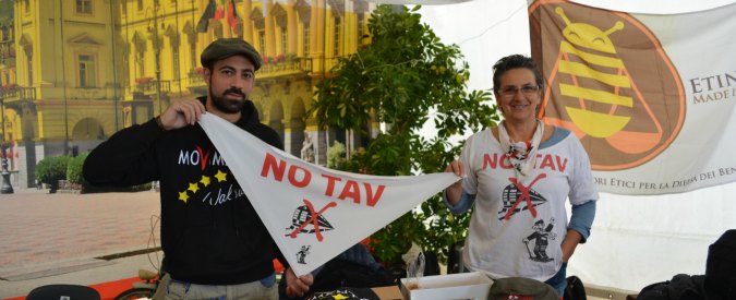 Copertina di Italia 5 Stelle, viaggio tra gli stand: dalle agorà per il dibattito con i parlamentari ai gazebo di attivisti e Meetup