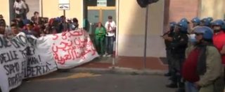 Copertina di Migranti, tensioni a Ventimiglia. NoBorder: “Con la frontiera chiusa, noi costretti a delinquere”