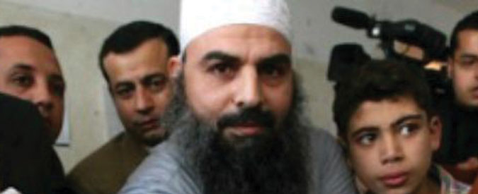 Abu Omar, l’Italia ha risarcito ex imam di Milano rapito dalla Cia. “Ora lo facciano anche gli Usa”