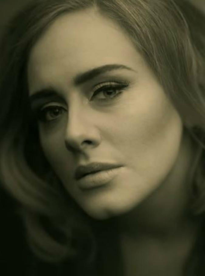 Adele, ecco il nuovo singolo “Hello”: una ballad semplice e bella che anticipa il nuovo album (VIDEO)