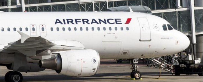 Air France verso taglio di 2.900 posti di lavoro. Ministro dell’Economia francese: “Colpa del sindacato dei piloti”
