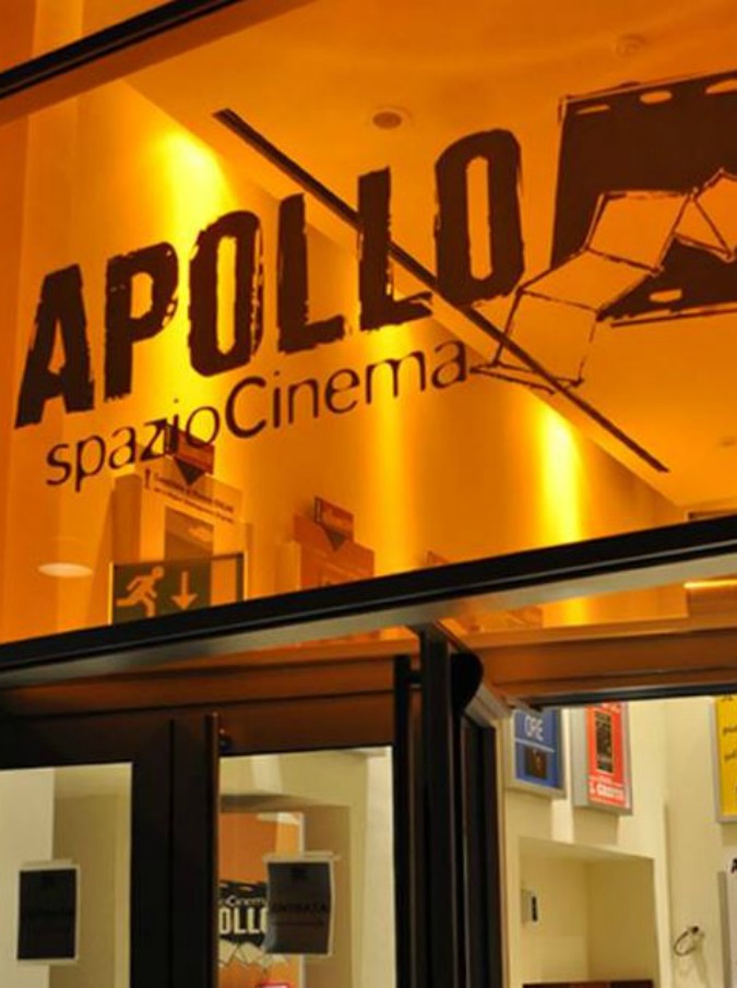 Dopo Eataly al posto del teatro Smeraldo, il cinema Apollo chiude per Apple: racconto di una Milano che non c’è più