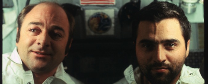 Copertina di Nasa, le foto delle dieci missioni Apollo mostrano la vita degli astronauti nello spazio