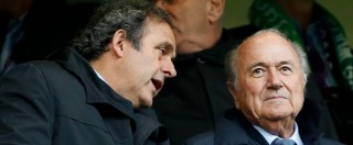 Copertina di Blatter, Platini e Valcke sospesi per 90 giorni dalla Fifa. Reggenza ad interim ad Hayatou, già sotto inchiesta per tangenti