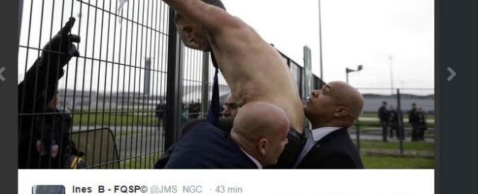 Air France, irruzione dei dipendenti in riunione: manager fugge a torso nudo