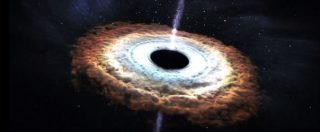 Copertina di Nella fabbrica delle supernovae esplode una stella: a farla a pezzi però è un enorme buco nero