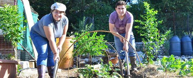 Copertina di “Noi, giovani laureati e contadini per scelta. Tutti se ne vanno? Per questo rimaniamo qui”