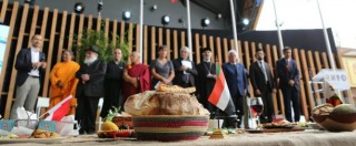 Copertina di Expo 2015, la Carta di Milano che divide. “Afferma diritto al cibo”. “Nessun obiettivo concreto su riduzione sprechi”
