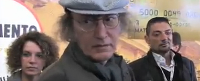 Copertina di Italia 5 Stelle, Casaleggio: “Piattaforma online gestita da attivisti? Ora devo andare…”