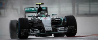 Copertina di Formula 1, Gp Russia: a Sochi prove libere tra pioggia e gasolio in pista. Mercedes punta a chiudere il titolo costruttori