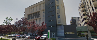 Milano, studente in gita muore dopo caduta dal sesto piano dell’hotel: “Alcol e marijuana, forse un malore”