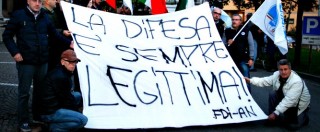 Copertina di Legittima difesa, la riforma del 2006 ha ampliato il diritto: “Ma andare oltre la legge attuale porta a situazioni rischiose”