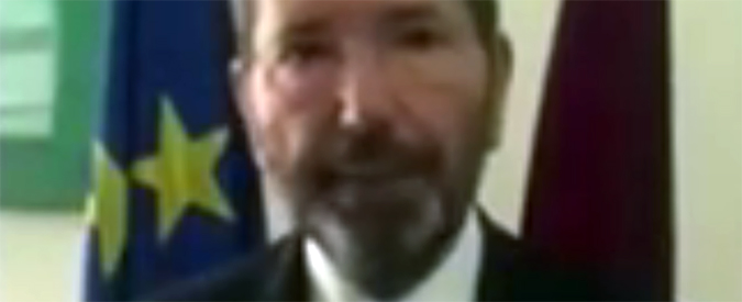 Copertina di Marino, il sindaco dopo ore chiuso in Campidoglio torna a casa e non commenta