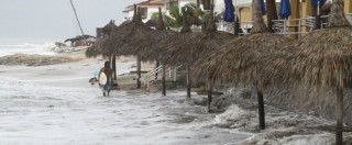Copertina di Messico, emergenza per arrivo del super-uragano Patricia. “Sarà accompagnato da grandi onde distruttive”